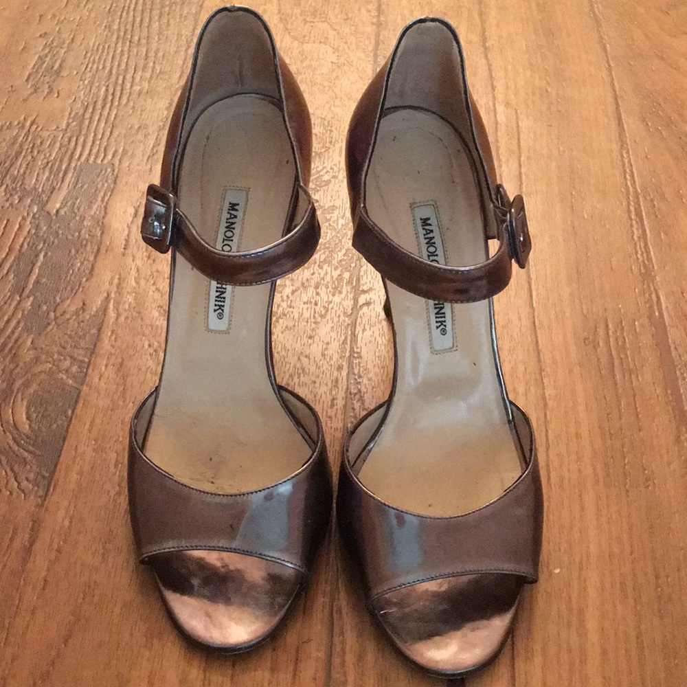 Metallic Manolo Blahnik Mary Jane peep toes